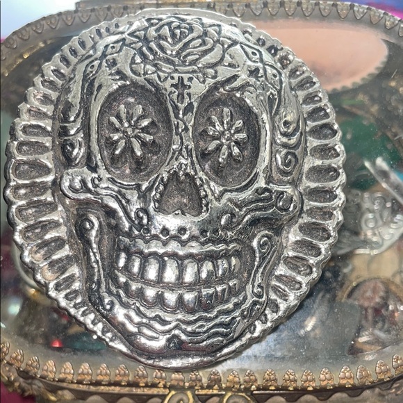 Rock Rebel Accessories - Decorative Silver Skull Accent